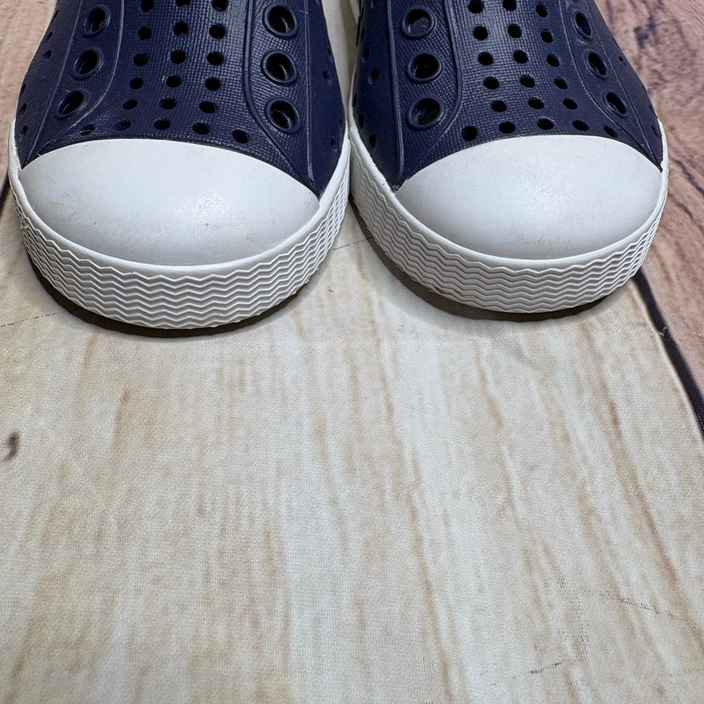 NATIVE Jefferson Navy Blue Size C6 - Picture 2 of 9